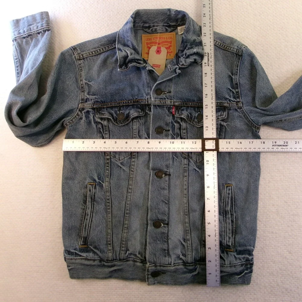 NWT Levi's Mens S Denim Trucker Jacket Blue Light‎ Wash Button Up